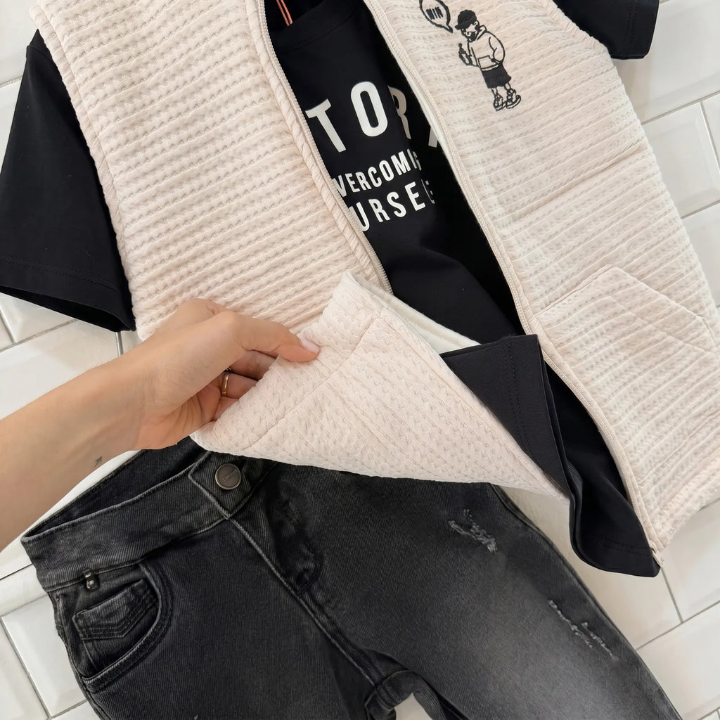 Que nota conjunto tres prendas jean chaleco y camisa