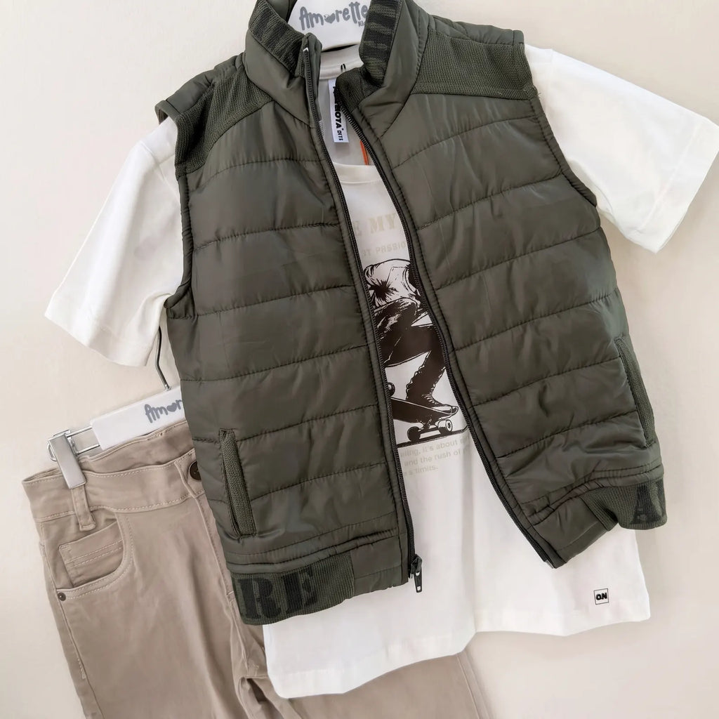 Que nota conjunto tres prendas chaleco camisa y pantalon