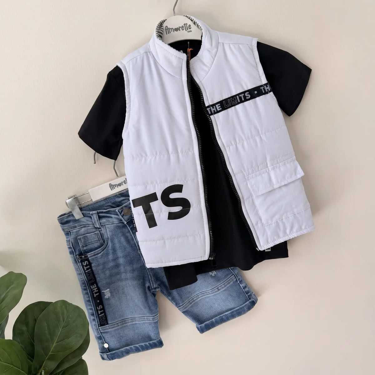 Que nota conjunto tres prendas chaleco camisa y bermuda