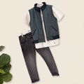 Que nota conjunto niño 3 prendas chaleco acolchado camisa y pantalon jean
