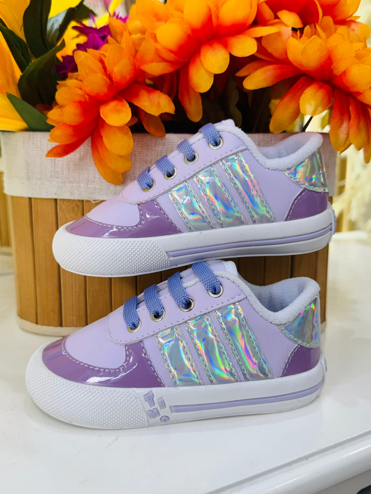 Timo zapato niña lila tres lineas tornasol