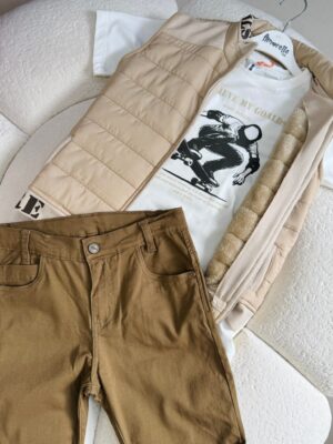 Que nota conjunto tres prendas chaleco camisa y pantalon