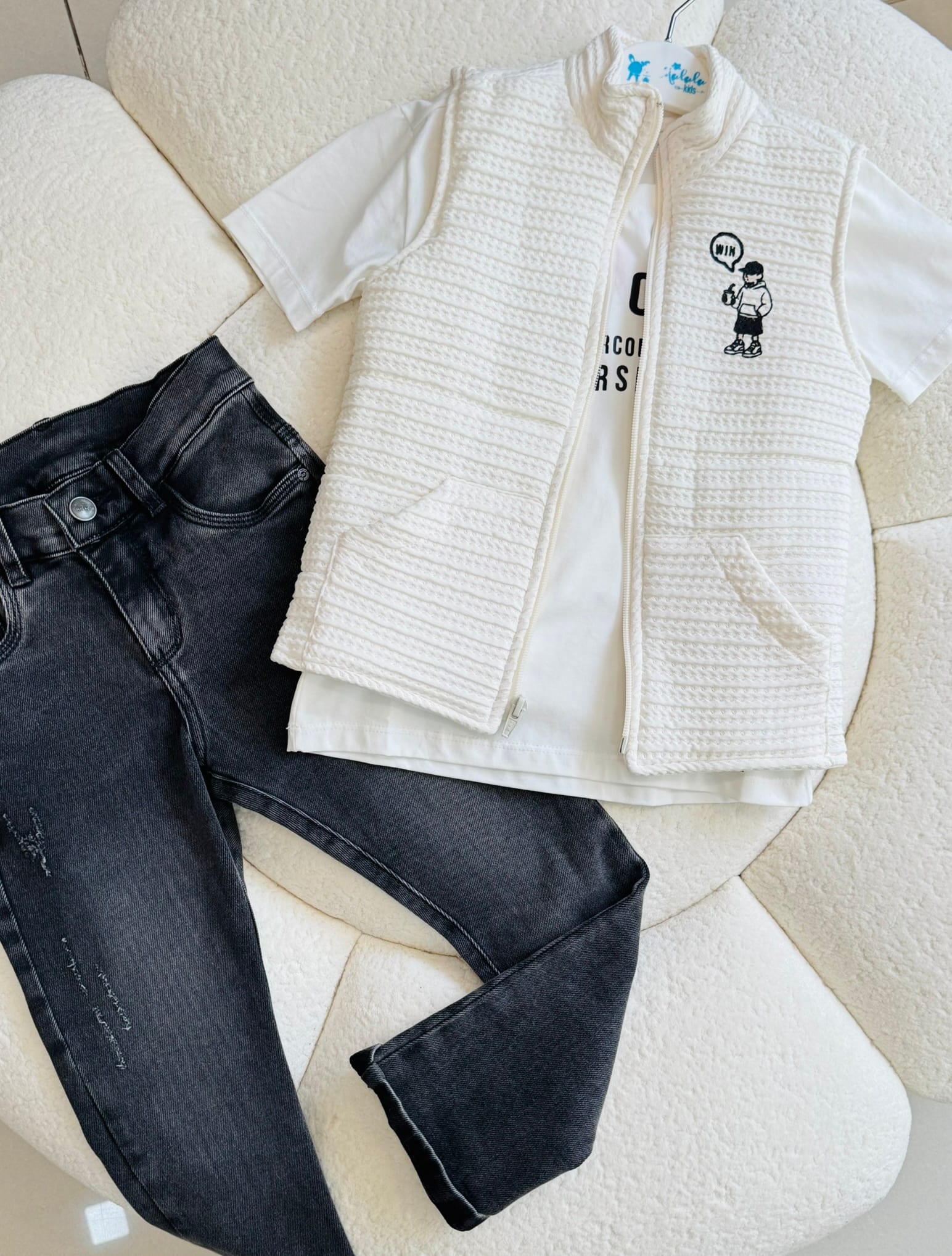 Que nota conjunto tres prendas jean chaleco y camisa - Imagen 3
